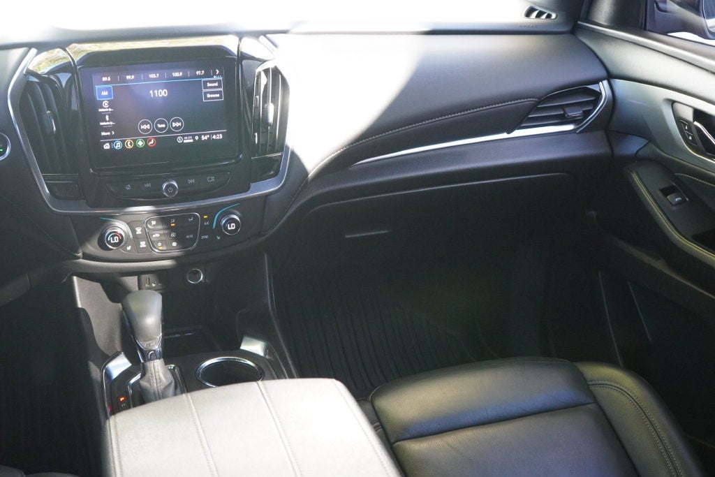 2023 Chevrolet Traverse AWD LT Leather