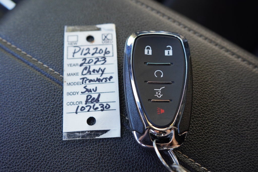 2023 Chevrolet Traverse AWD LT Leather