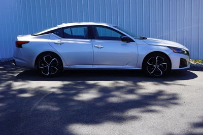2024 Nissan Altima SR FWD