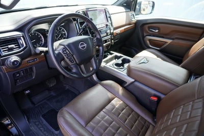 2023 Nissan TITAN Crew Cab Platinum Reserve 4x4