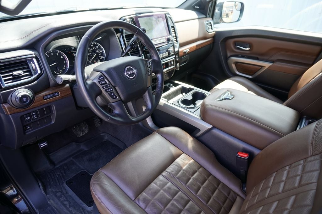 2023 Nissan TITAN Crew Cab Platinum Reserve 4x4