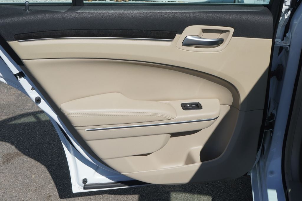 2013 Chrysler 300 Motown