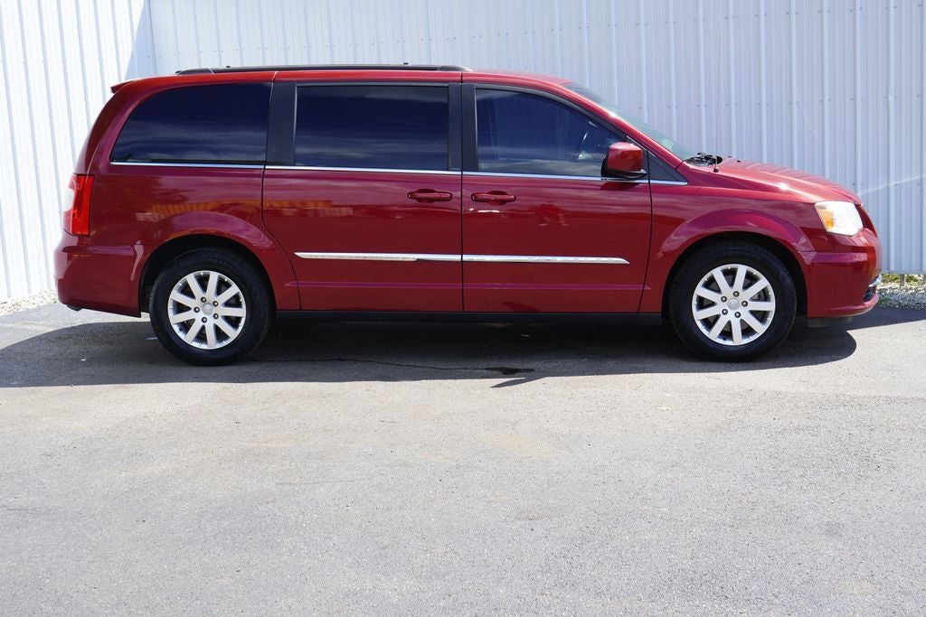 Used 2014 Chrysler Town & Country Touring with VIN 2C4RC1BG0ER165221 for sale in Ravenna, OH