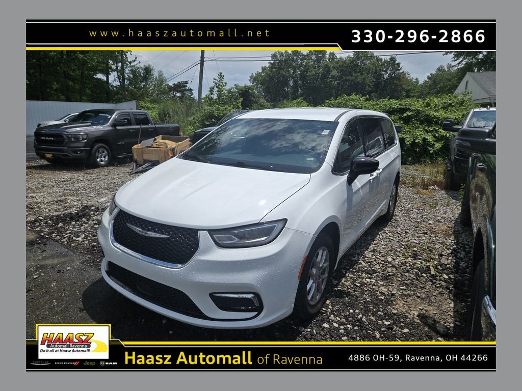 2025 Chrysler Pacifica Select