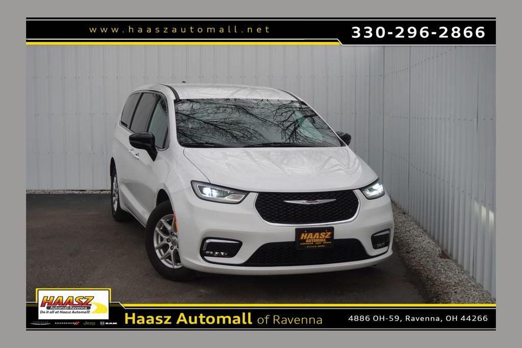 2025 Chrysler Pacifica Select