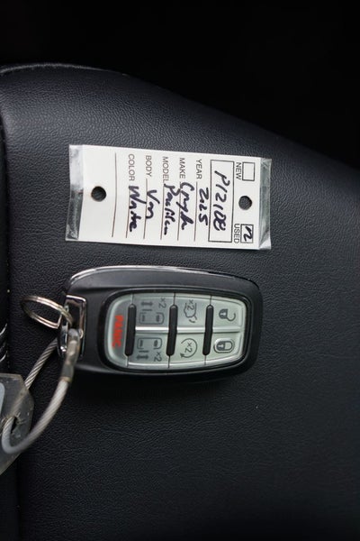 2025 Chrysler Pacifica Select