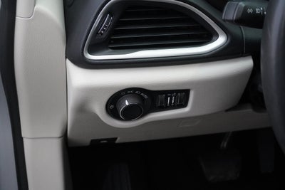 2023 Chrysler Voyager LX