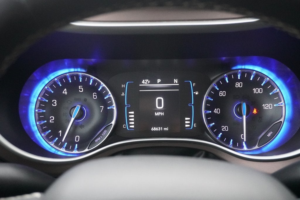 2023 Chrysler Voyager LX