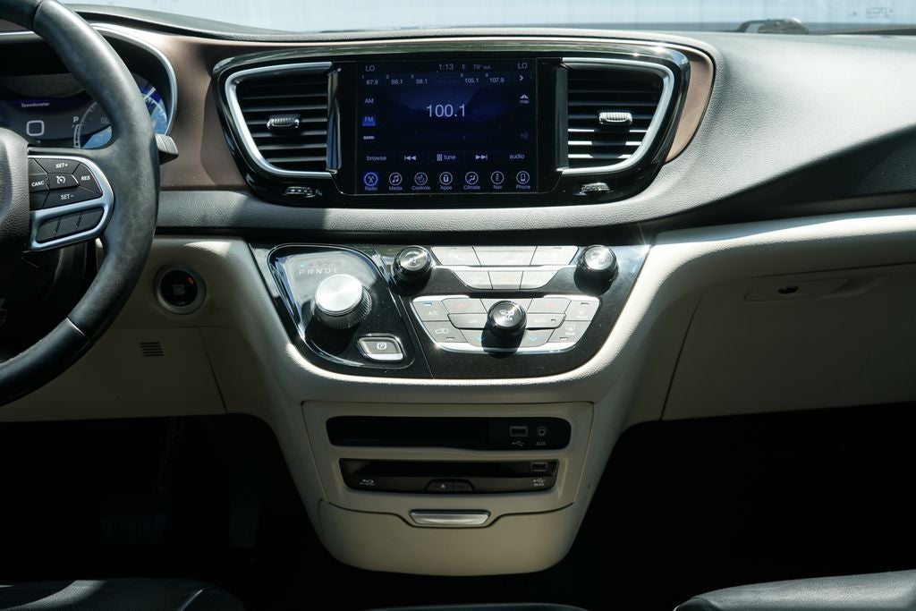 2017 Chrysler Pacifica Touring-L Plus
