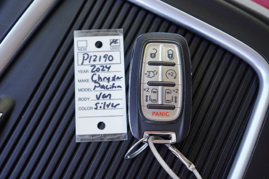 2024 Chrysler Pacifica Hybrid Select