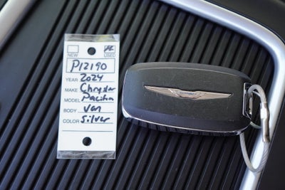 2024 Chrysler Pacifica Hybrid Select