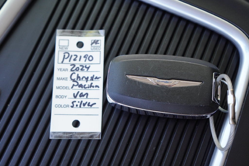 2024 Chrysler Pacifica Hybrid Select