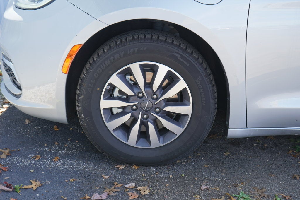 2024 Chrysler Pacifica Hybrid Select