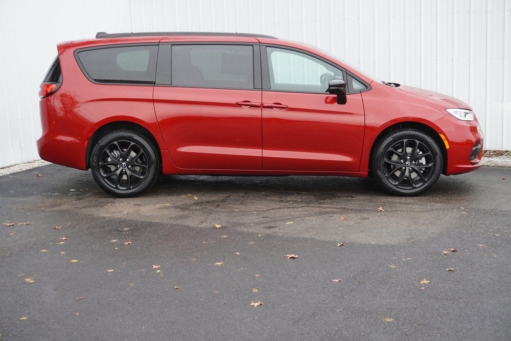 2026 Chrysler Pacifica PACIFICA SELECT AWD