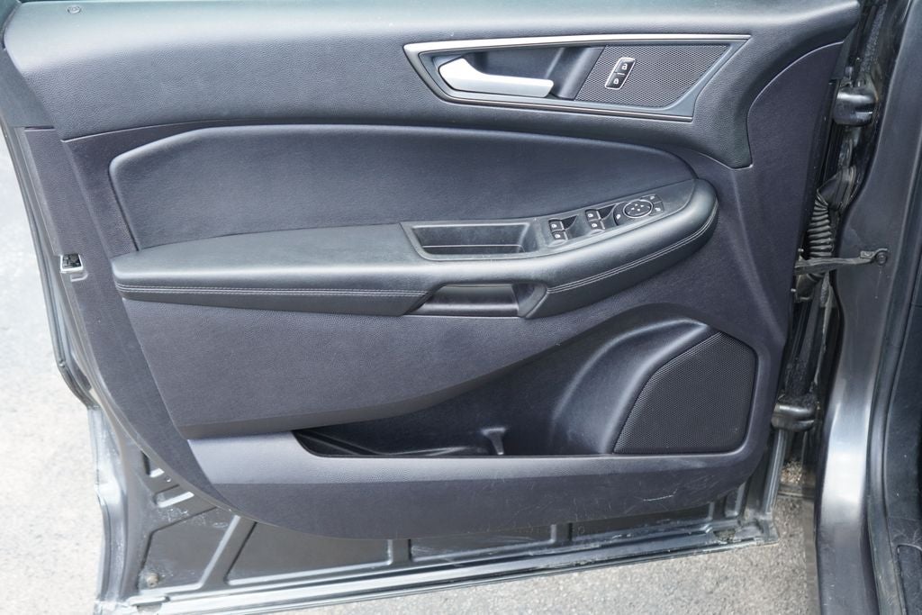 2020 Ford Edge SE