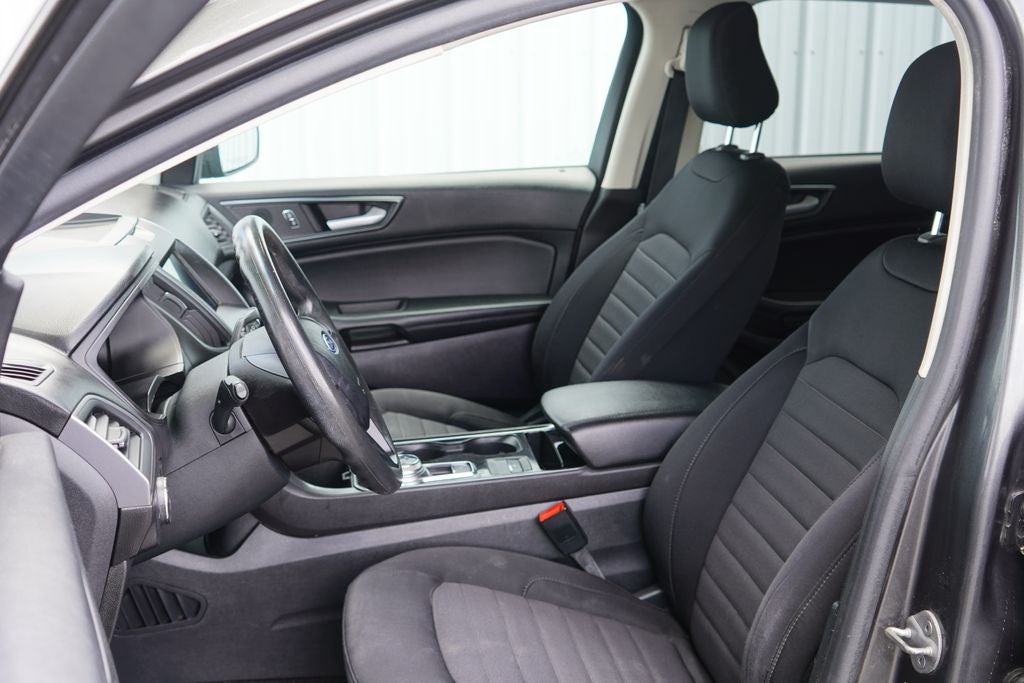 2020 Ford Edge SE