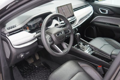 2023 Jeep Compass Latitude Lux FWD