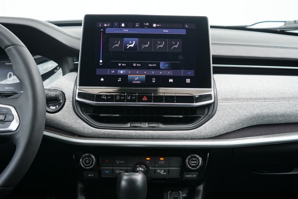 2023 Jeep Compass Latitude Lux FWD