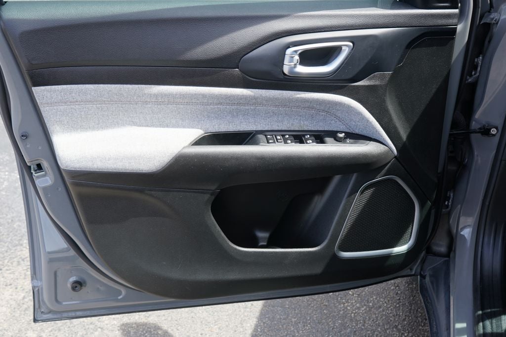 2023 Jeep Compass Latitude Lux FWD