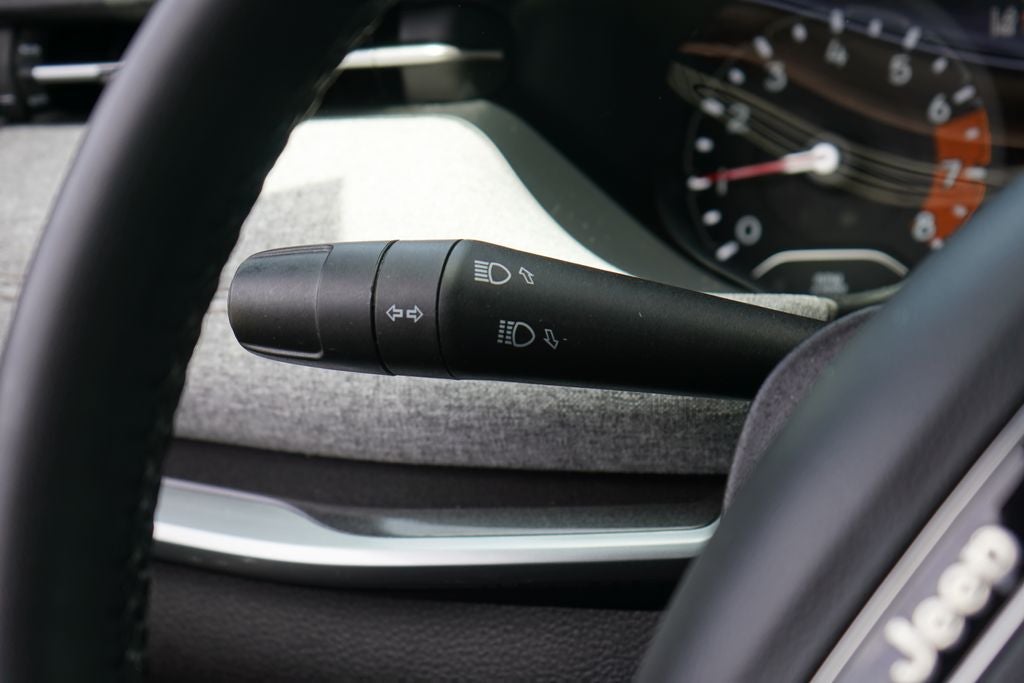 2023 Jeep Compass Latitude Lux FWD