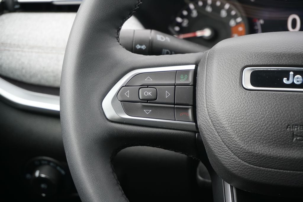 2024 Jeep Compass Latitude Lux FWD