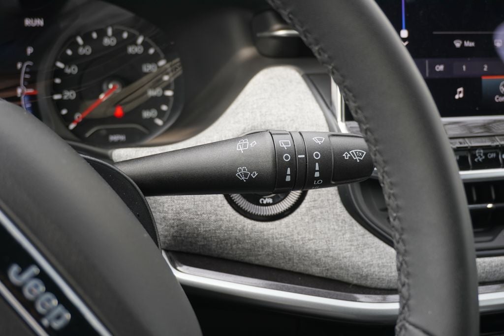 2024 Jeep Compass Latitude Lux FWD