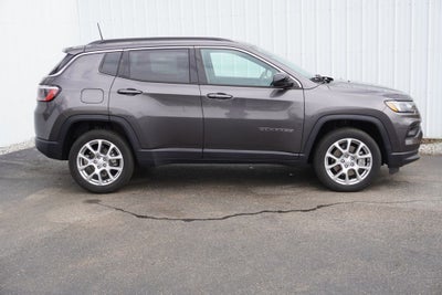 2024 Jeep Compass Latitude Lux FWD