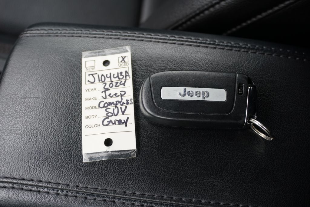 2024 Jeep Compass Latitude Lux FWD