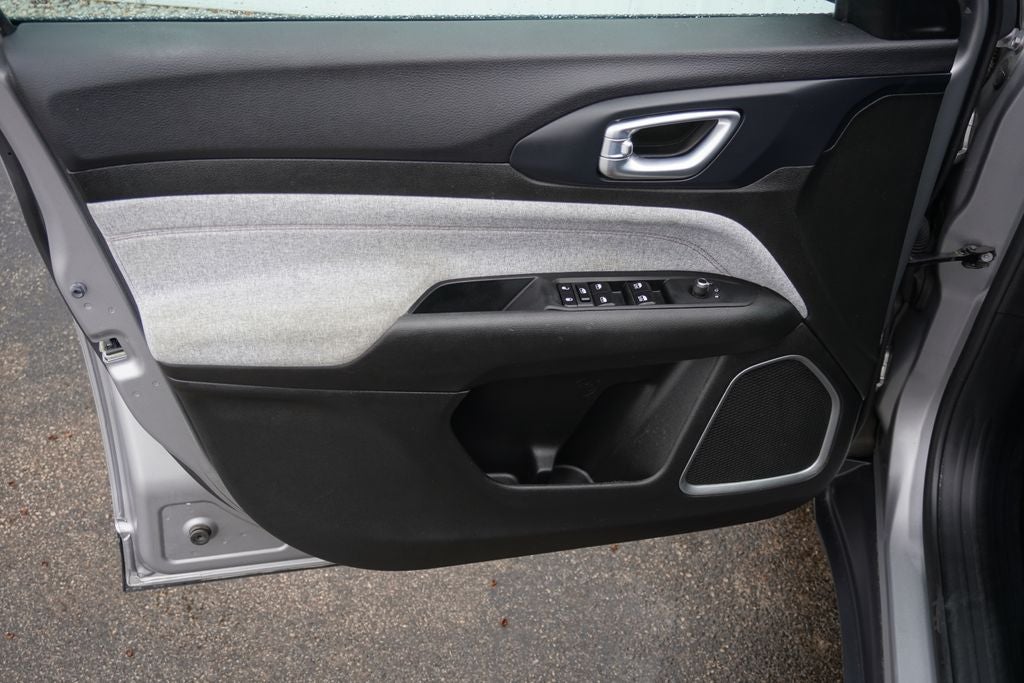 2023 Jeep Compass Latitude Lux FWD