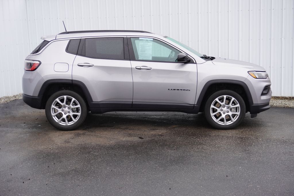 2023 Jeep Compass Latitude Lux FWD