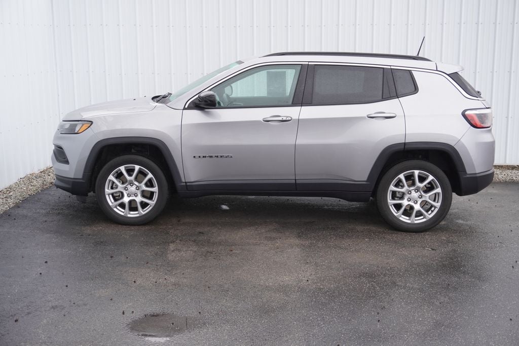 2023 Jeep Compass Latitude Lux FWD