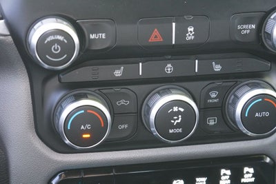 2019 RAM 3500 Big Horn Crew Cab 4x4 8' Box