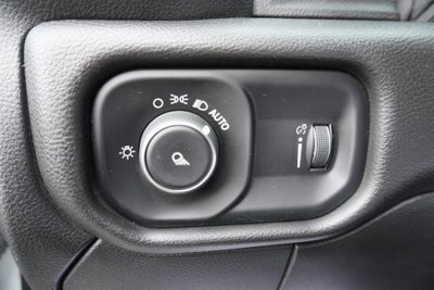 2021 RAM 3500 Tradesman Crew Cab 4x4 8' Box