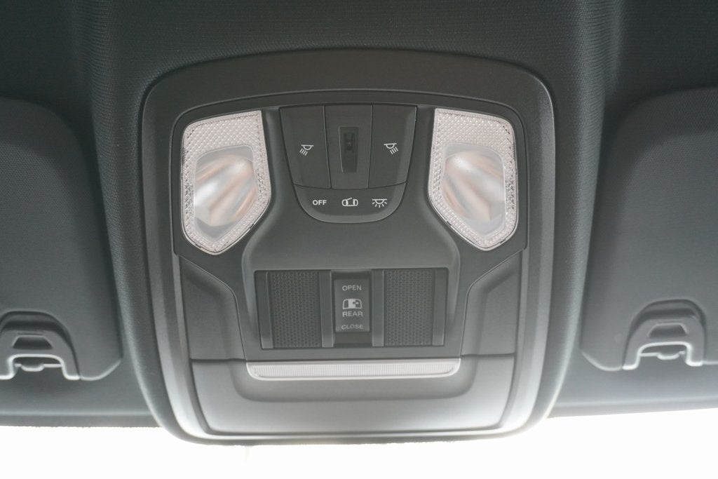 2021 RAM 3500 Tradesman Crew Cab 4x4 8' Box