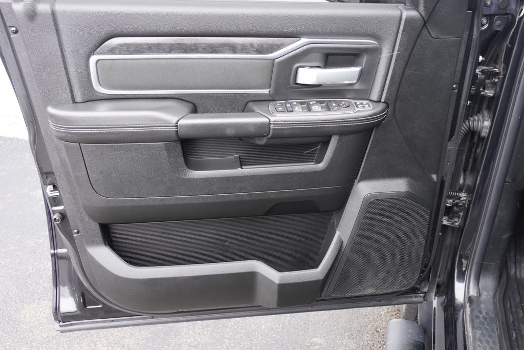 2024 RAM 3500 Big Horn Crew Cab 4x4 8' Box