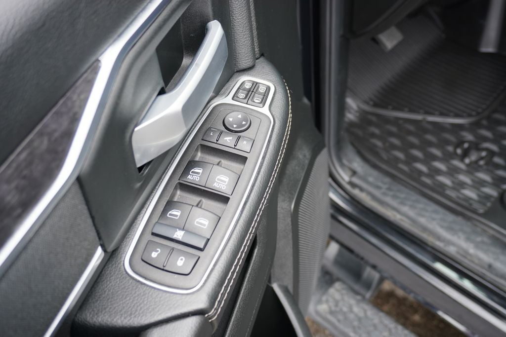 2024 RAM 3500 Big Horn Crew Cab 4x4 8' Box