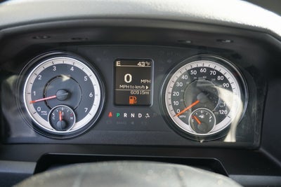 2017 RAM 1500 Express Crew Cab 4x4 5'7' Box