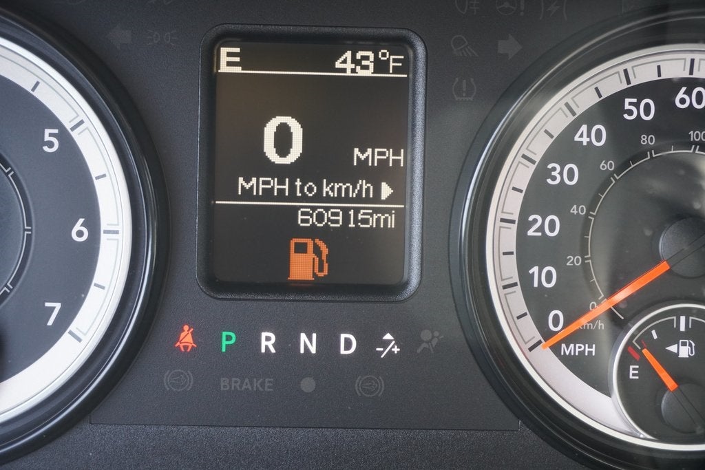 2017 RAM 1500 Express Crew Cab 4x4 5'7' Box