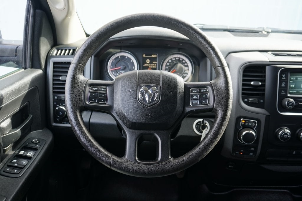 2017 RAM 1500 Express Crew Cab 4x4 5'7' Box