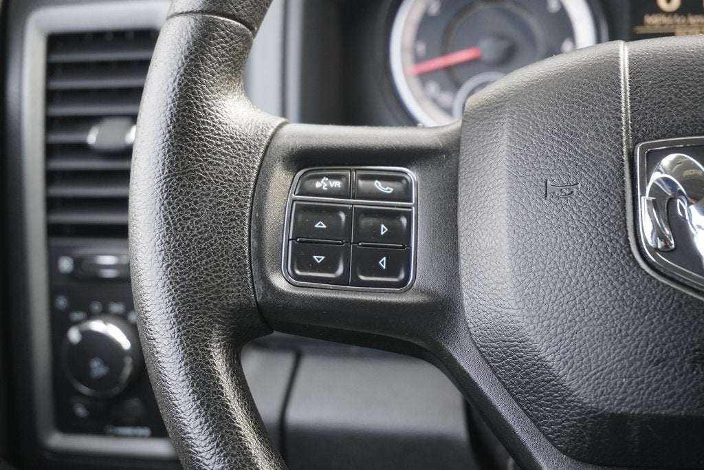 2017 RAM 1500 Express Crew Cab 4x4 5'7' Box