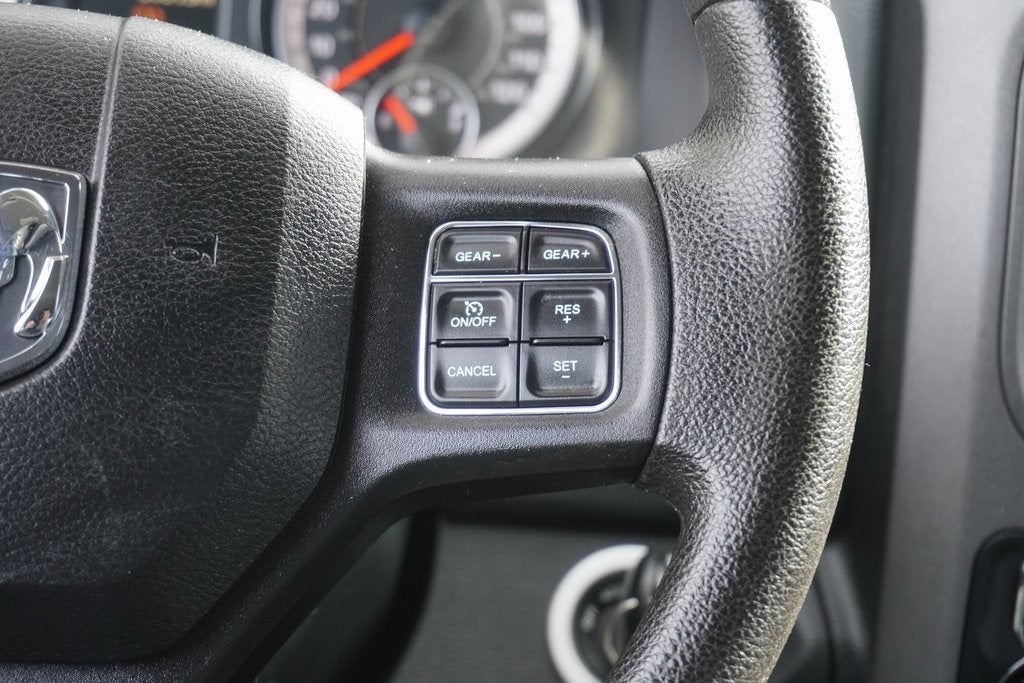 2017 RAM 1500 Express Crew Cab 4x4 5'7' Box