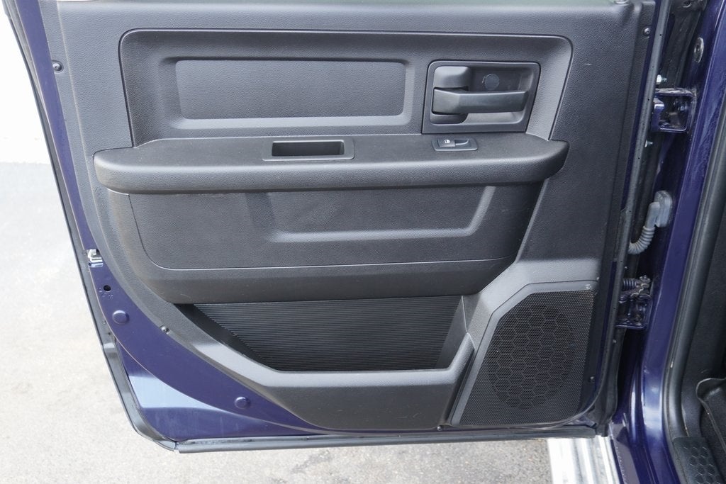 2017 RAM 1500 Express Crew Cab 4x4 5'7' Box