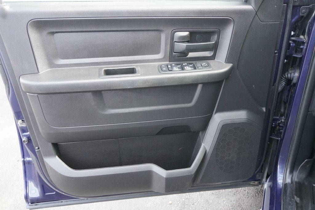 2017 RAM 1500 Express Crew Cab 4x4 5'7' Box