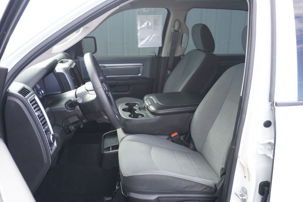 2022 RAM 1500 Classic SLT Crew Cab 4x4 5'7' Box