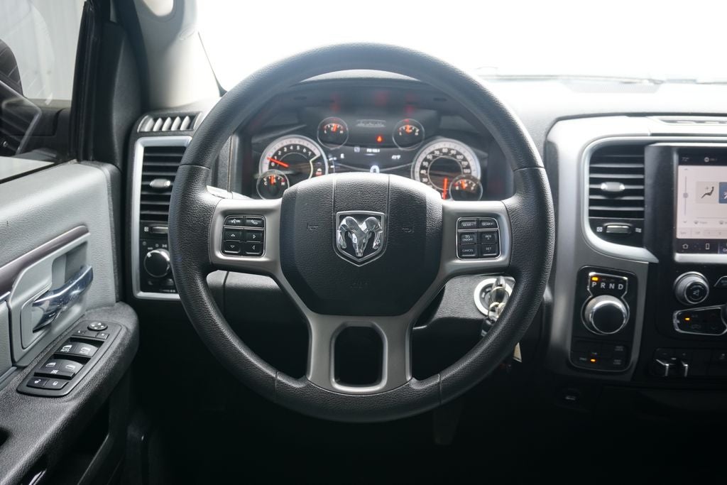 2022 RAM 1500 Classic SLT Crew Cab 4x4 5'7' Box