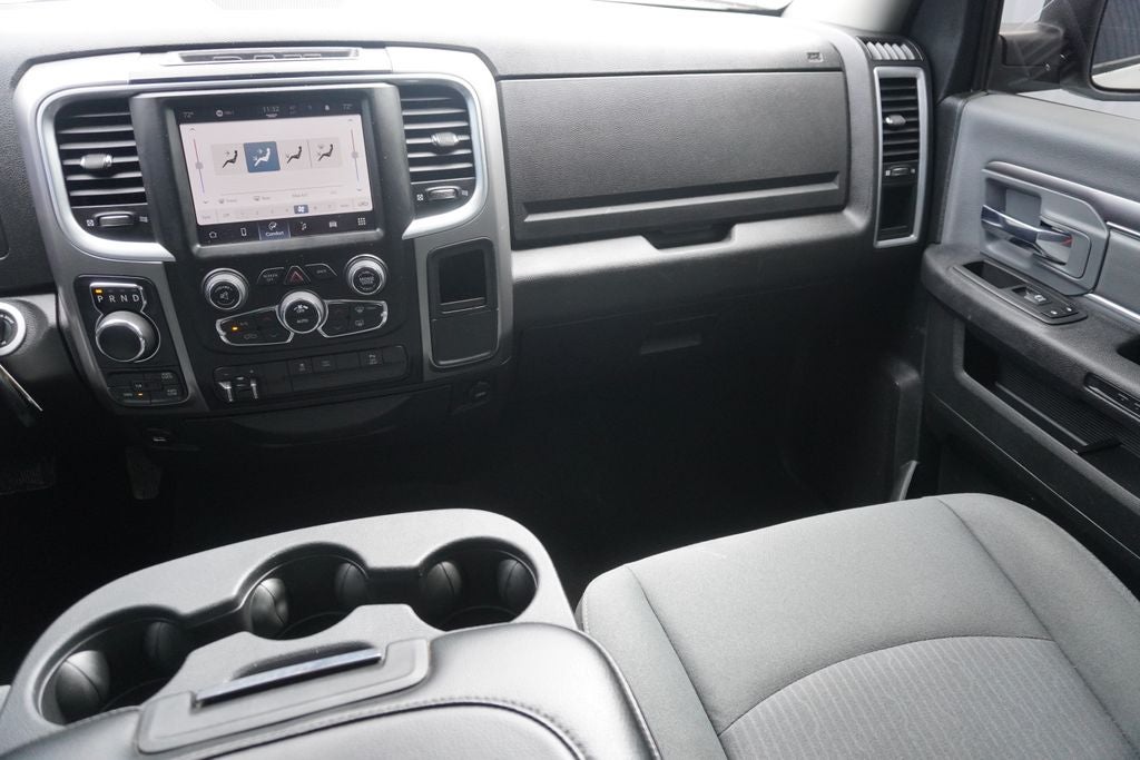 2022 RAM 1500 Classic SLT Crew Cab 4x4 5'7' Box