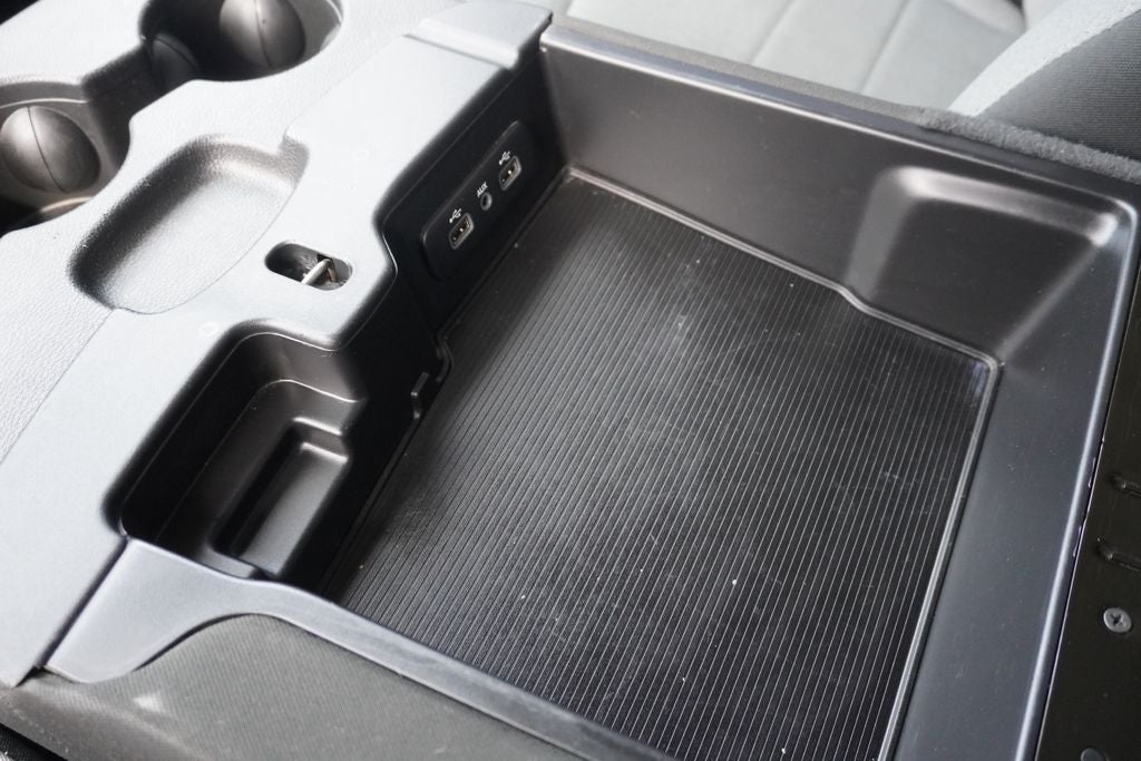 2022 RAM 1500 Classic SLT Crew Cab 4x4 5'7' Box