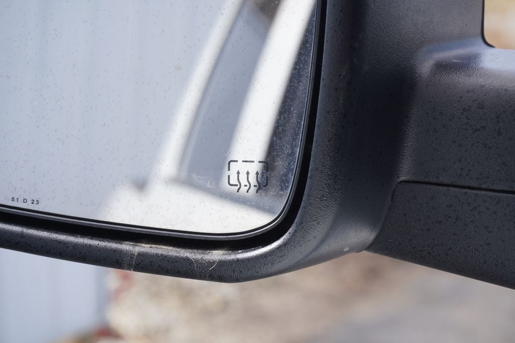 2022 RAM 1500 Classic SLT Crew Cab 4x4 5'7' Box