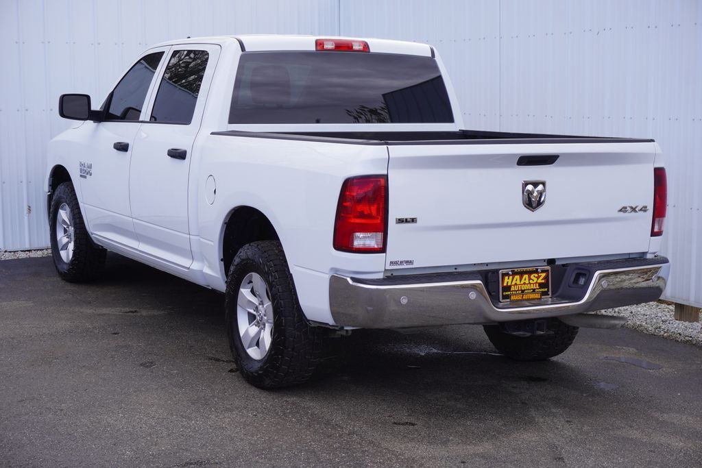 2022 RAM 1500 Classic SLT Crew Cab 4x4 5'7' Box