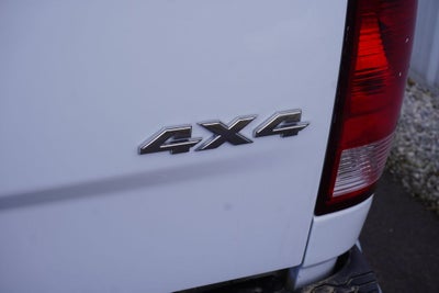 2022 RAM 1500 Classic SLT Crew Cab 4x4 5'7' Box